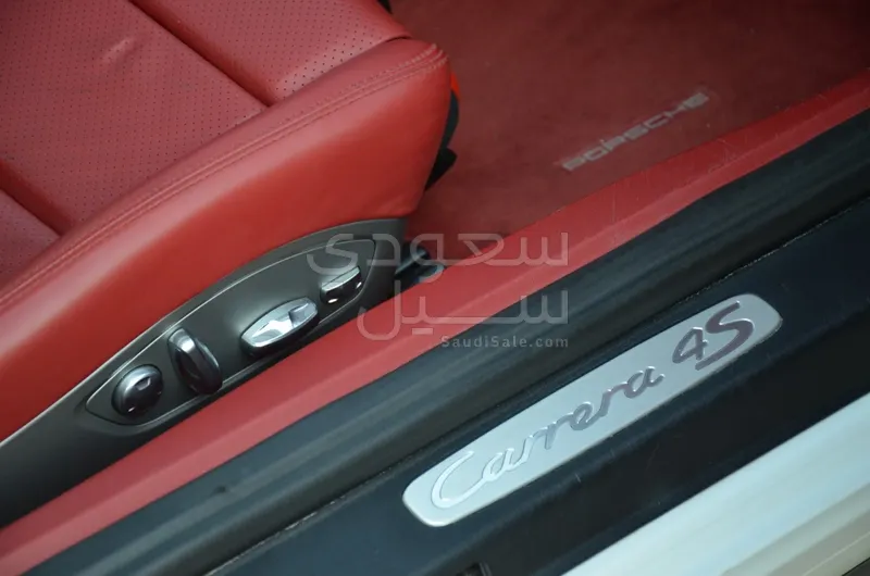 2015 Porsche 911 Carrera 4S