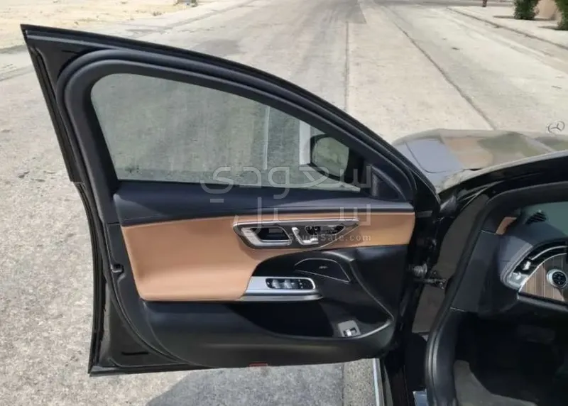 2024 Mercedes-Benz E 300