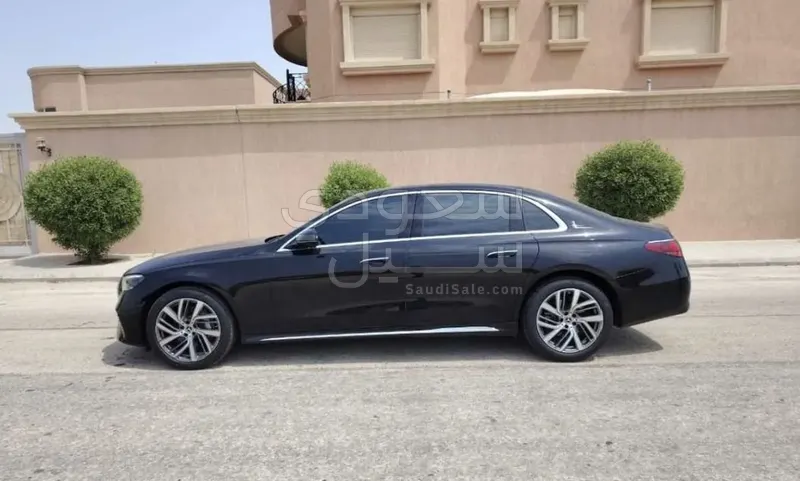 2024 Mercedes-Benz E 300