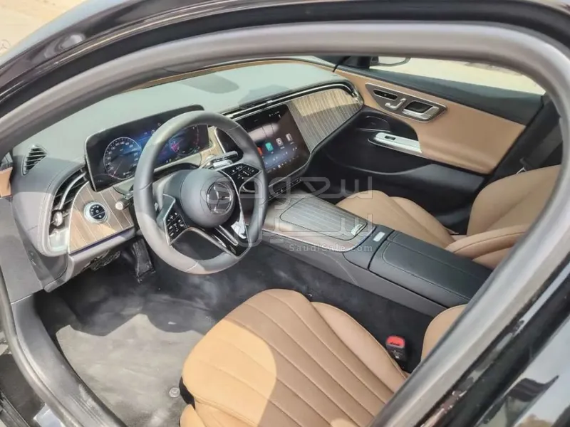 2024 Mercedes-Benz E 300