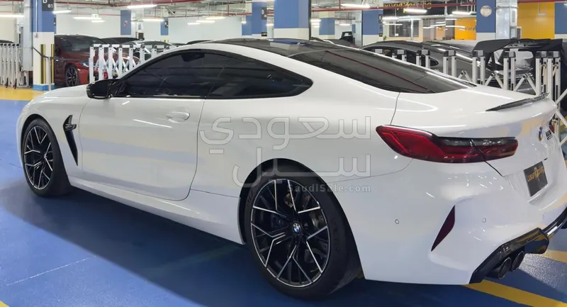 2020 بي ام دبليو الفئة ام إم 8 كومبيتيشن