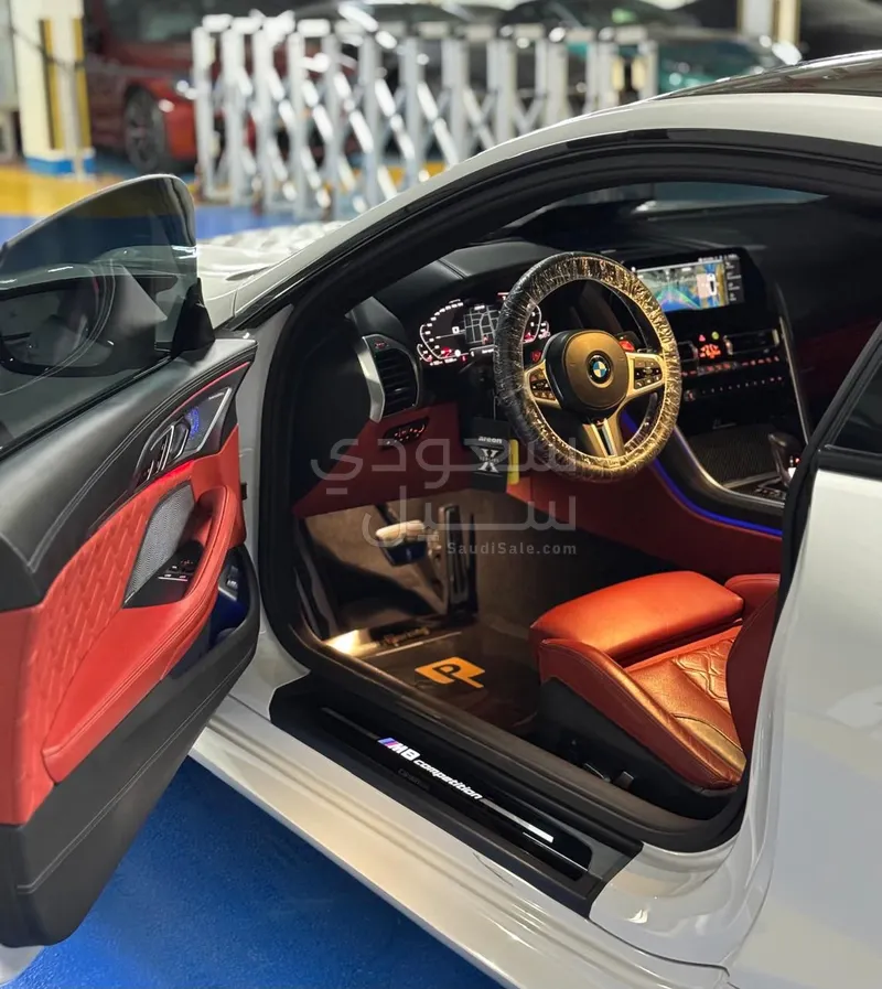 2020 بي ام دبليو الفئة ام إم 8 كومبيتيشن