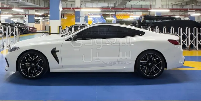 2020 بي ام دبليو الفئة ام إم 8 كومبيتيشن