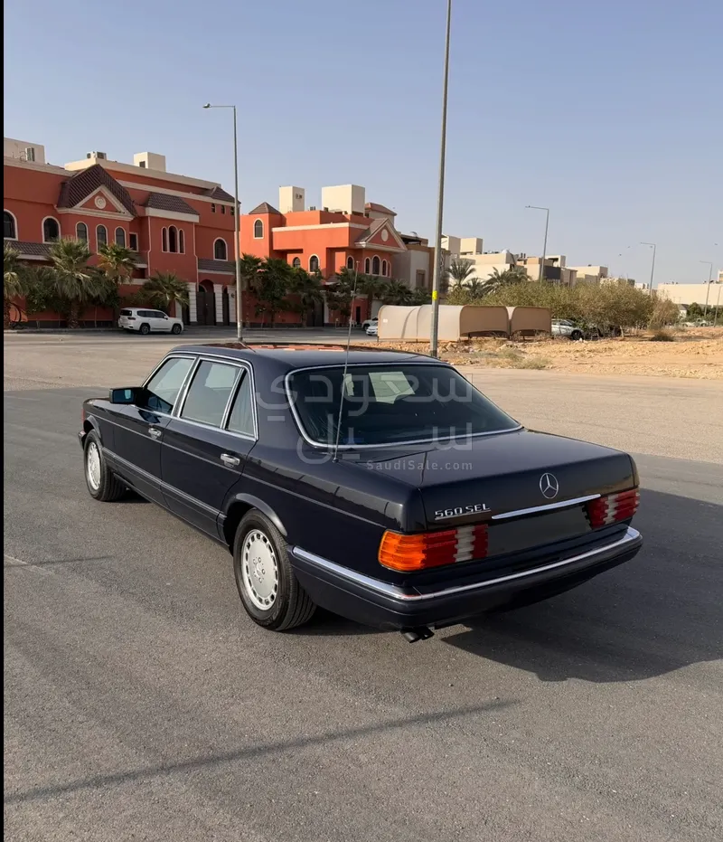 1990 Mercedes-Benz SEL 560