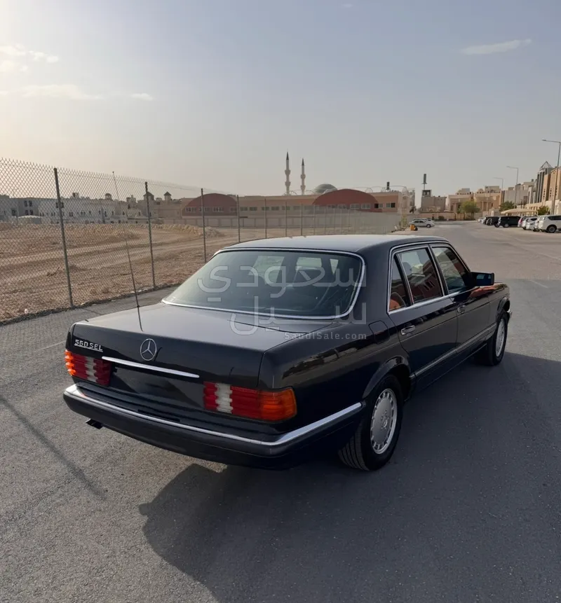 1990 Mercedes-Benz SEL 560