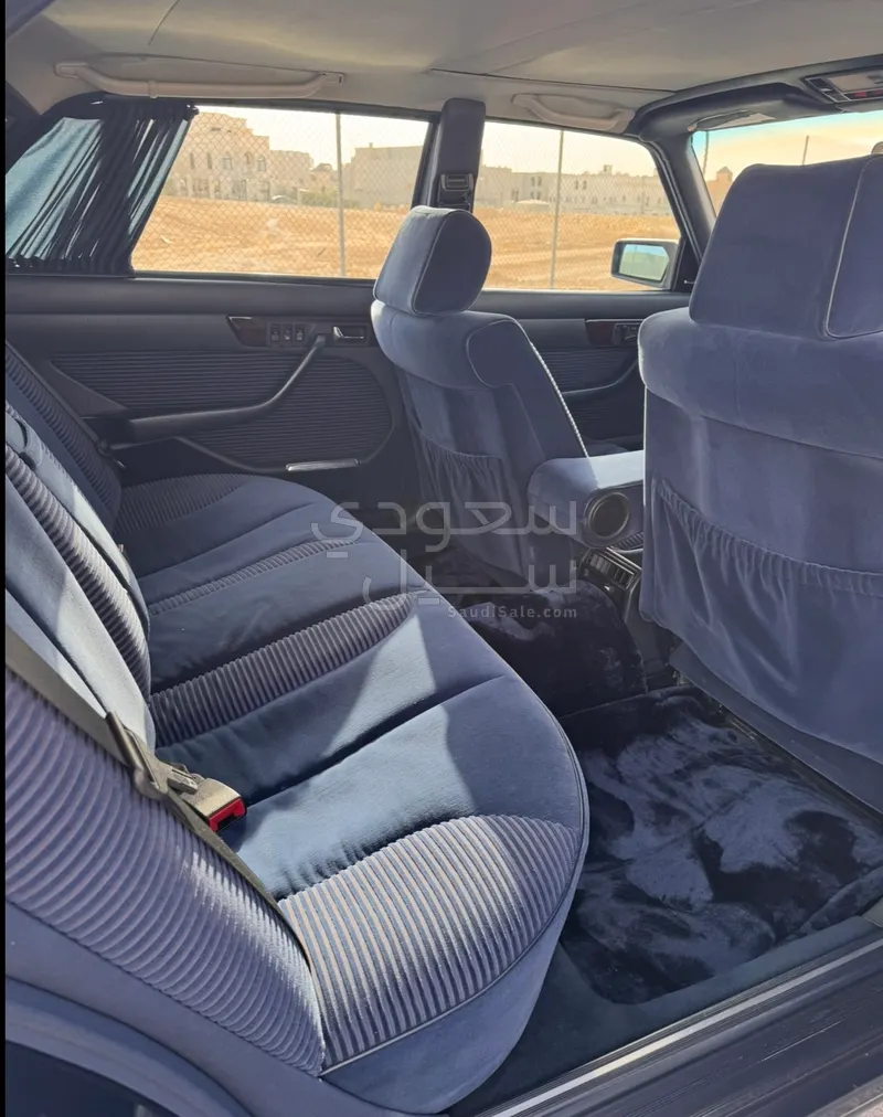 1990 Mercedes-Benz SEL 560