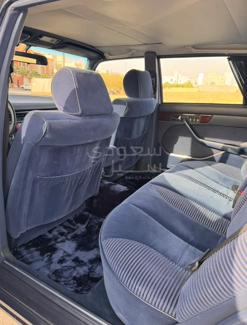 1990 Mercedes-Benz SEL 560