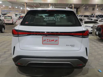 2024 لكزس أر إكس 350