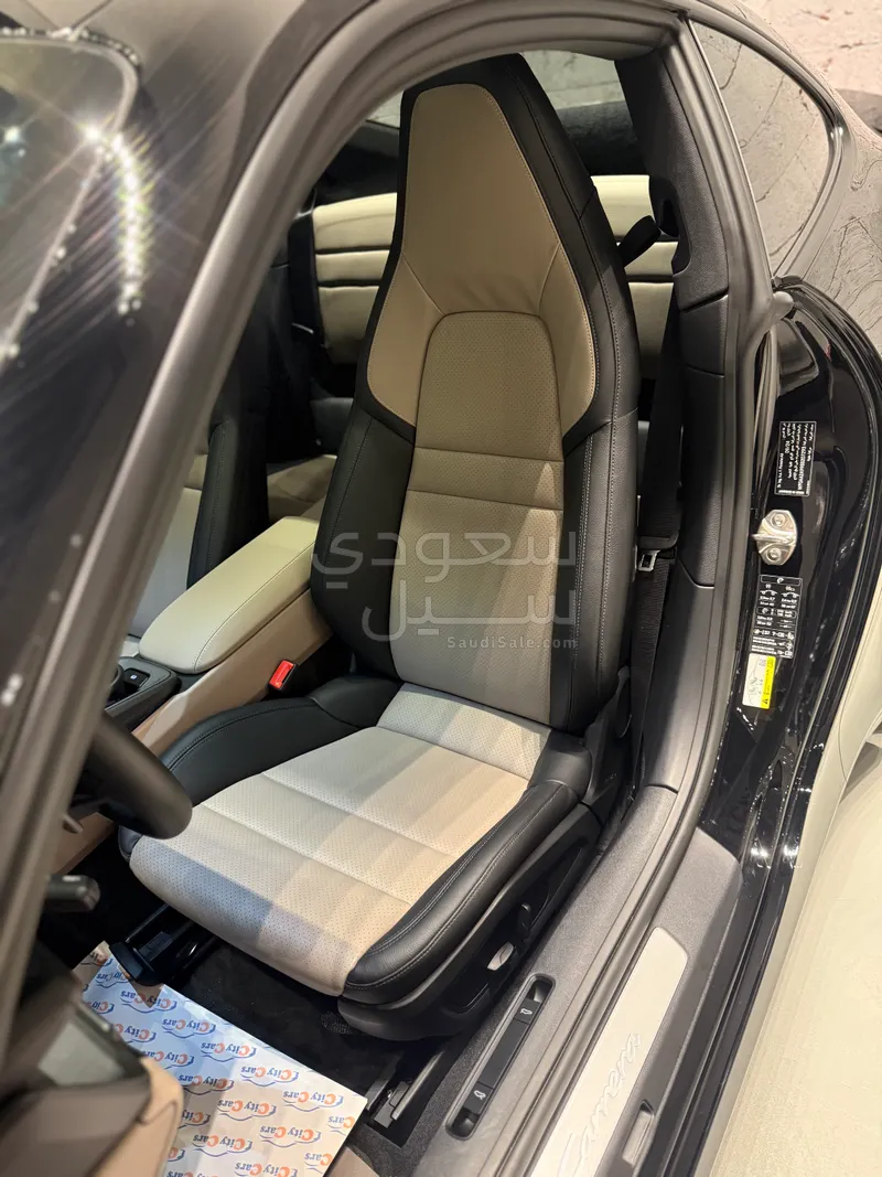 2025 بورش 911 كاريرا