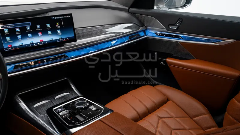 2024 بي ام دبليو الفئة السابعة 735أي