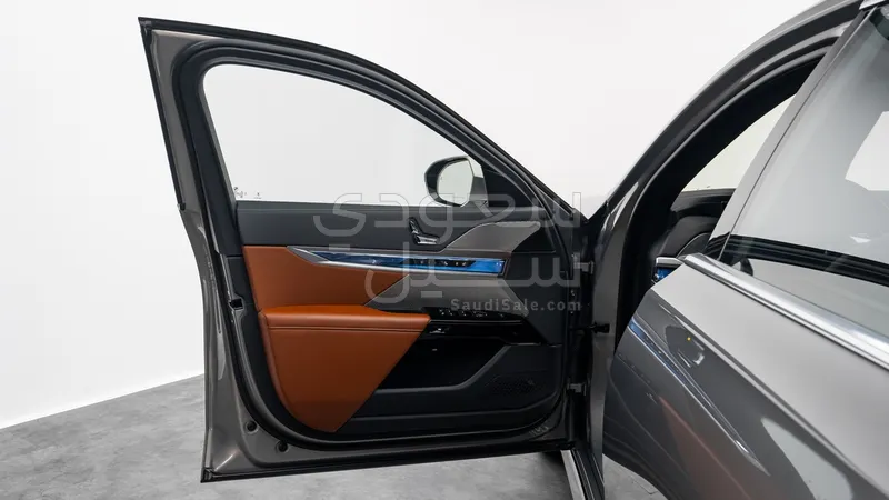 2024 بي ام دبليو الفئة السابعة 735أي