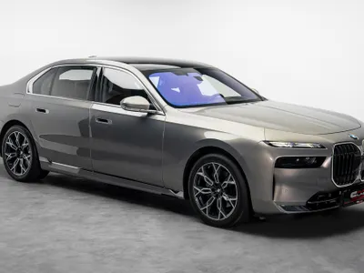 2024 بي ام دبليو الفئة السابعة 735أي