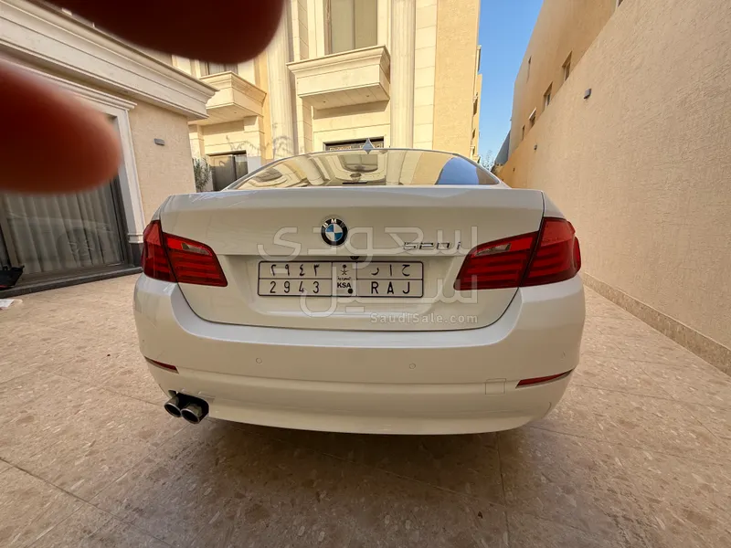 2013 BMW 5 Series 520i