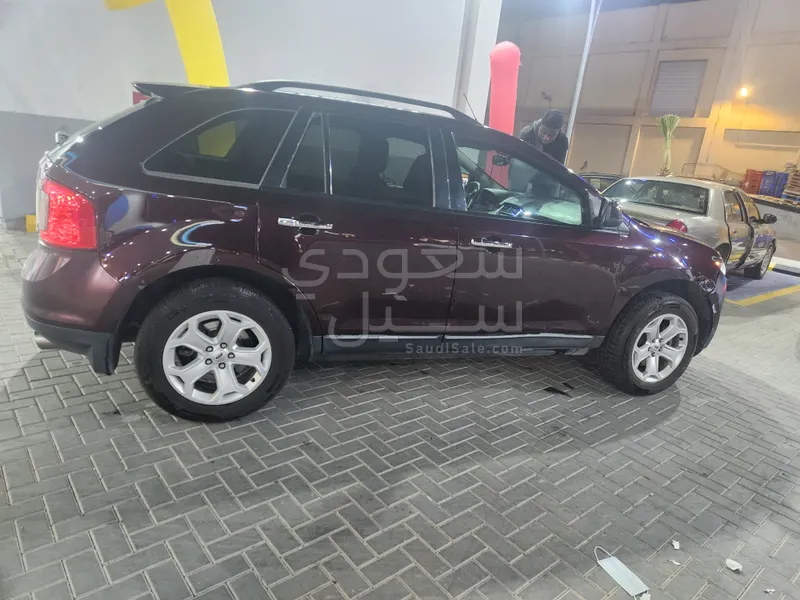 2011 فورد ادج اس اي ال