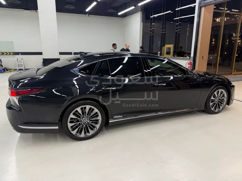 2020 لكزس إل إس 500إتش