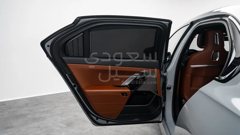2023 BMW 7 Series 740i