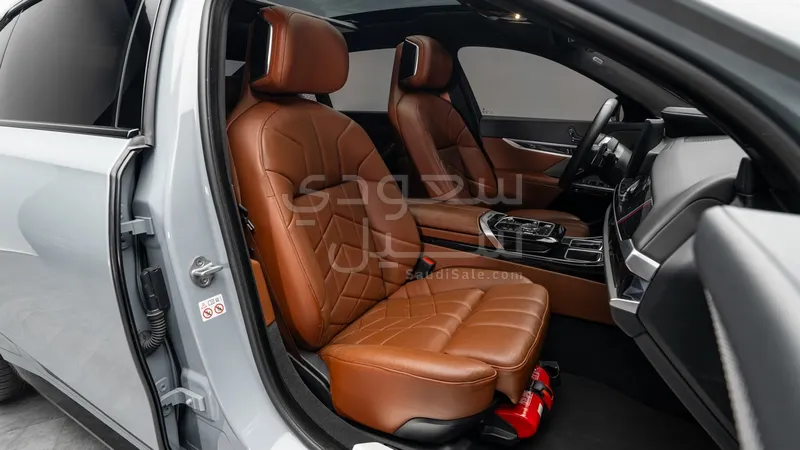 2023 BMW 7 Series 740i