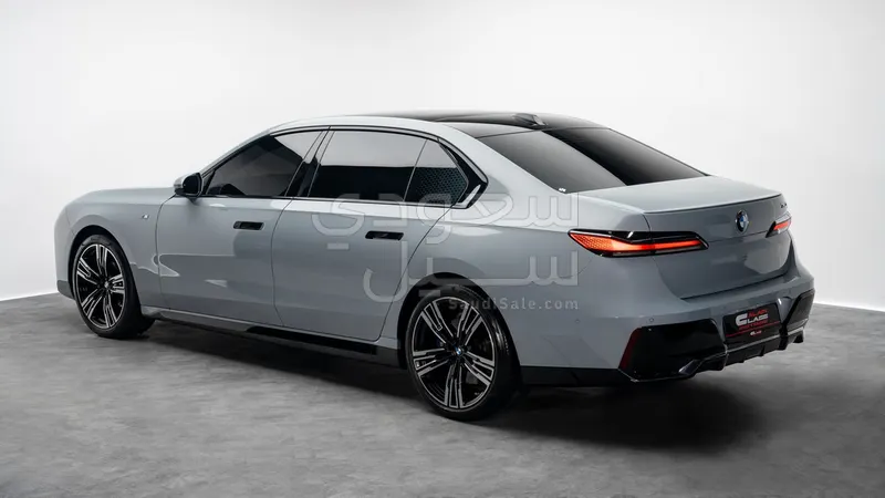 2023 BMW 7 Series 740i