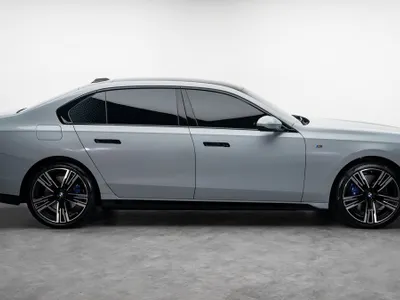 2023 BMW 7 Series 740i