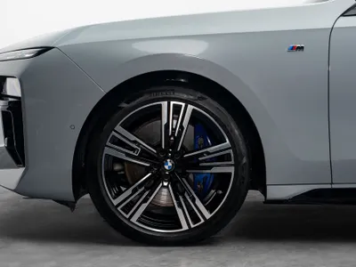 2023 BMW 7 Series 740i