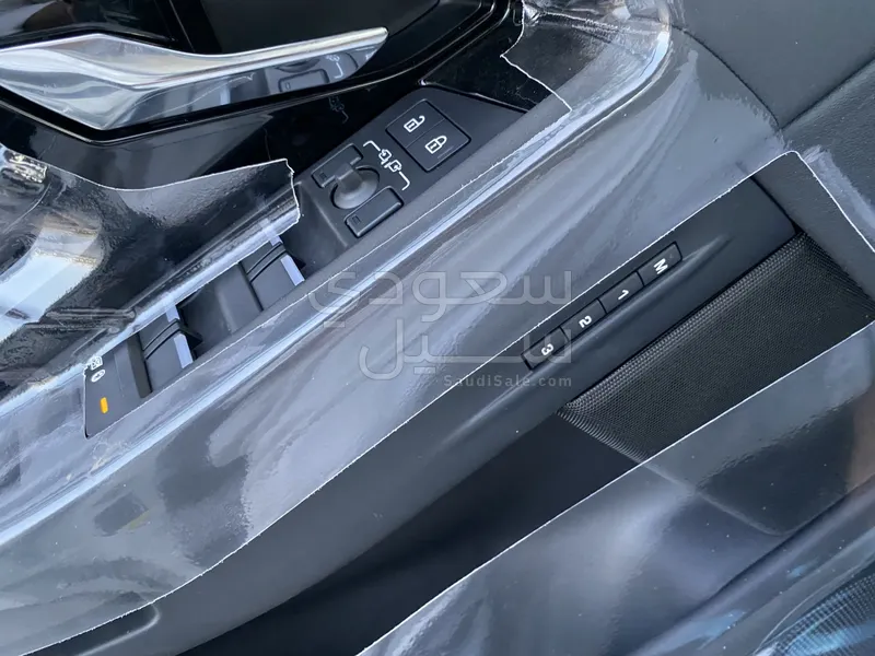 2025 لاند روفر رينج روفر ايفوك داينمك