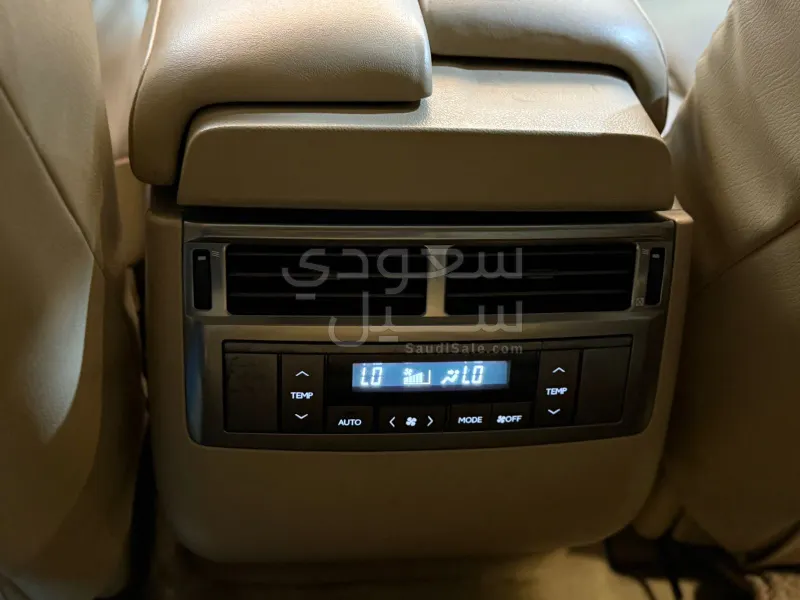 2009 لكزس إل إكس 570
