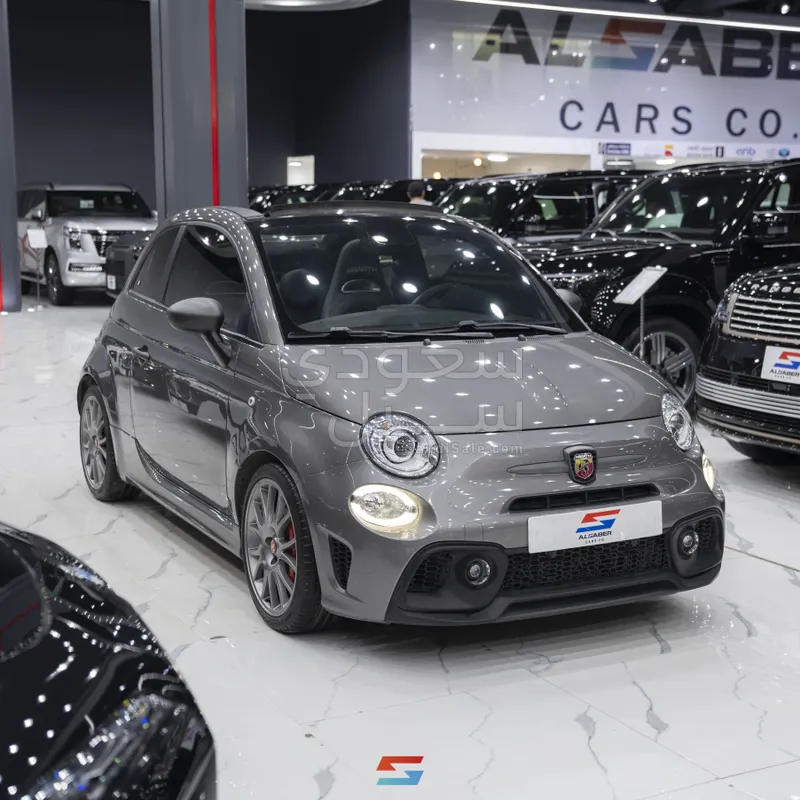 2023 فيات ابارث 695 توريزمو