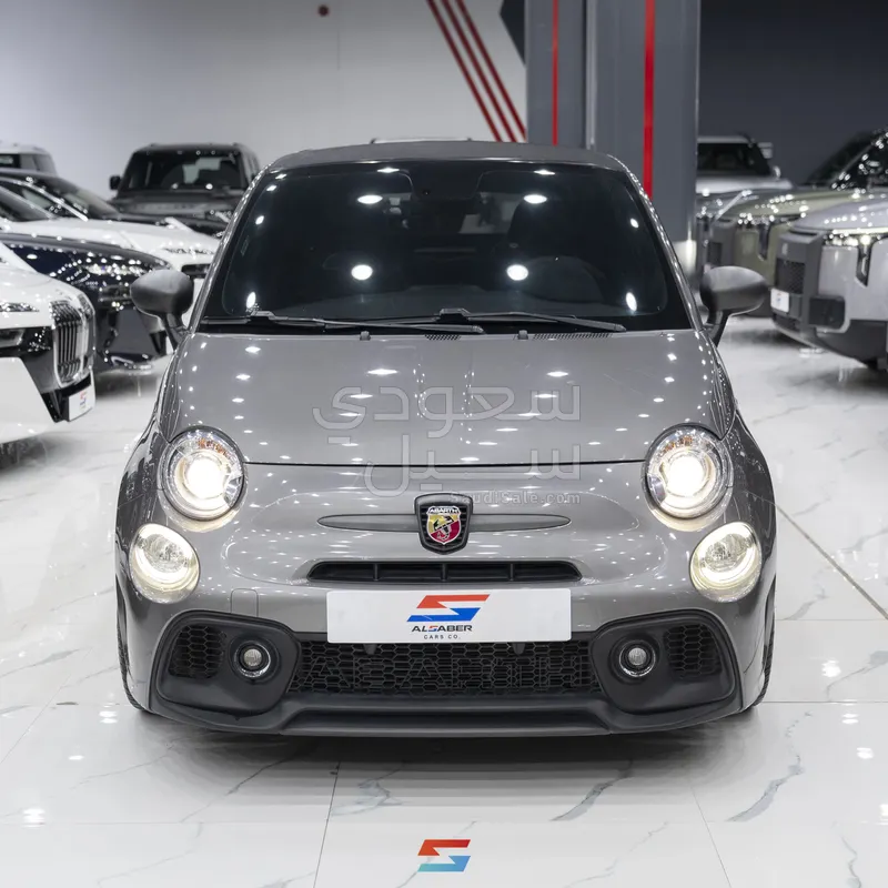 2023 فيات ابارث 695 توريزمو