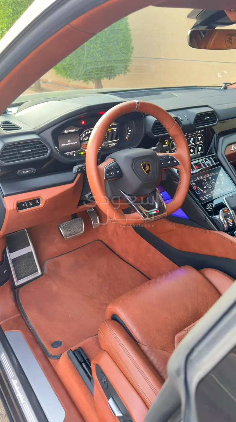 2022 Lamborghini URUS