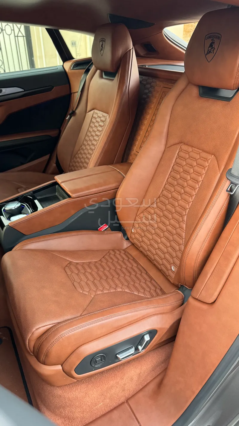2022 Lamborghini URUS