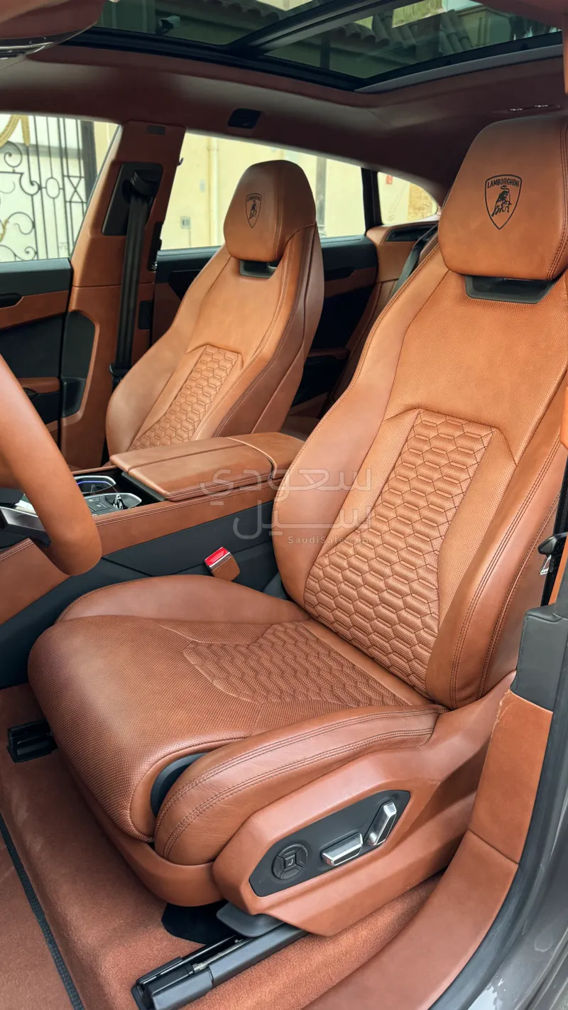 2022 Lamborghini URUS
