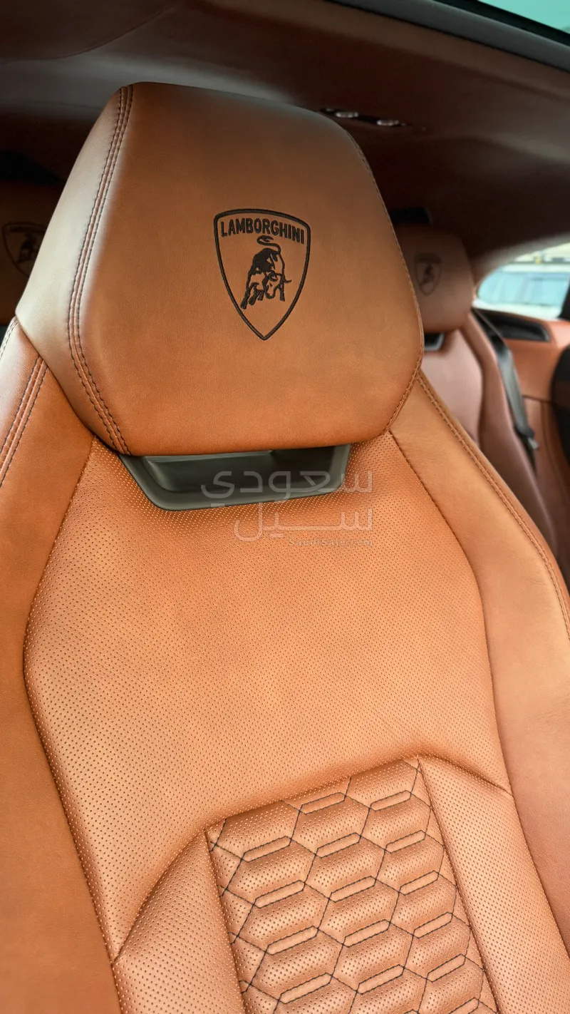 2022 Lamborghini URUS