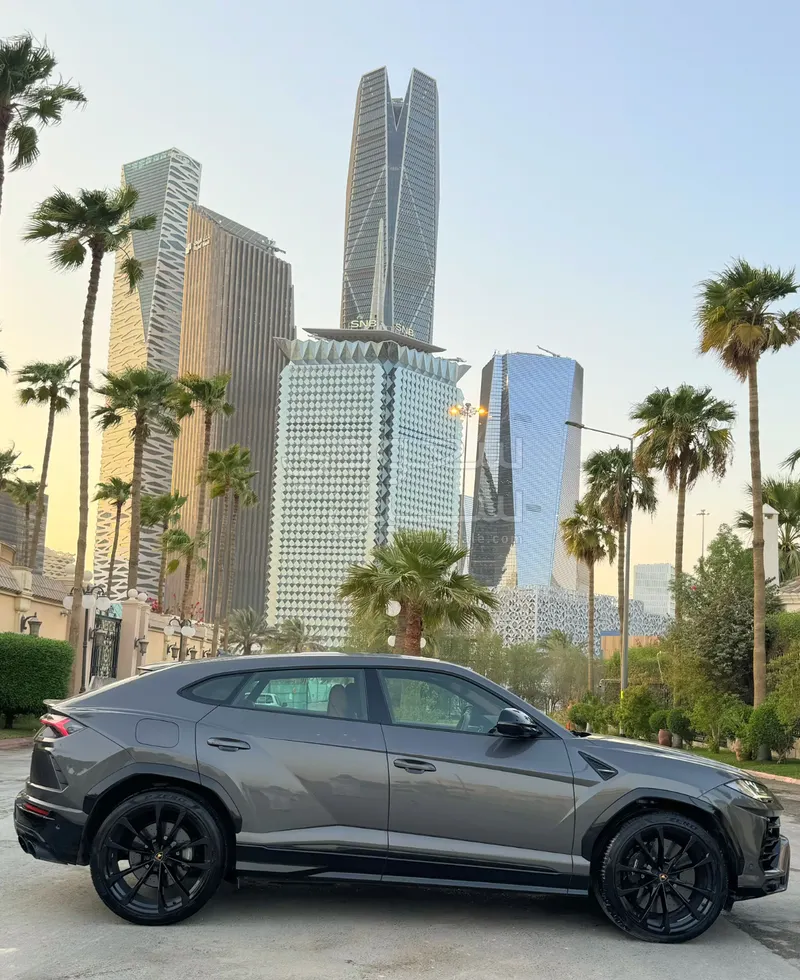 2022 Lamborghini URUS