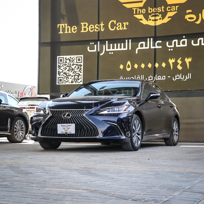 2021 لكزس إي إس 250