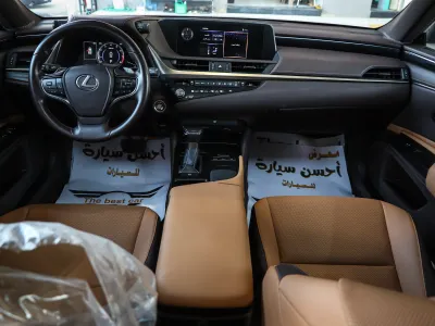 2021 لكزس إي إس 250