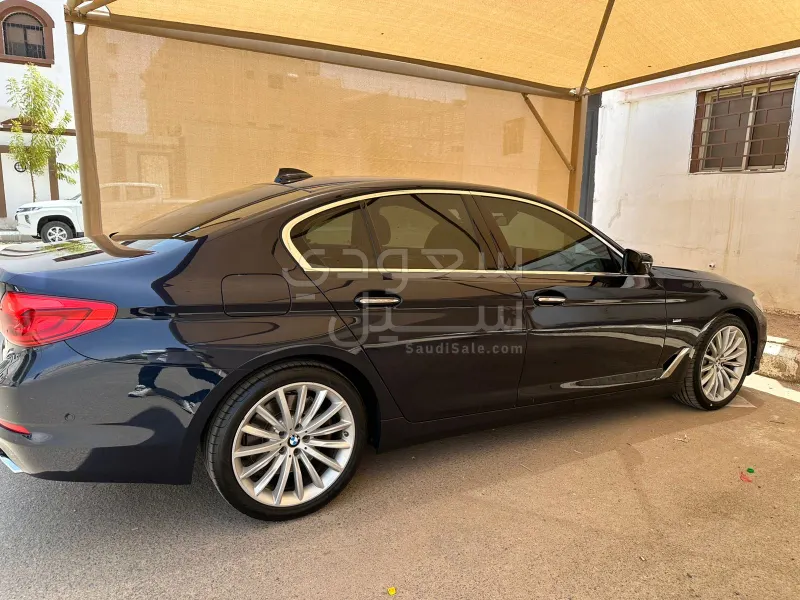 2018 BMW 5 Series 540i