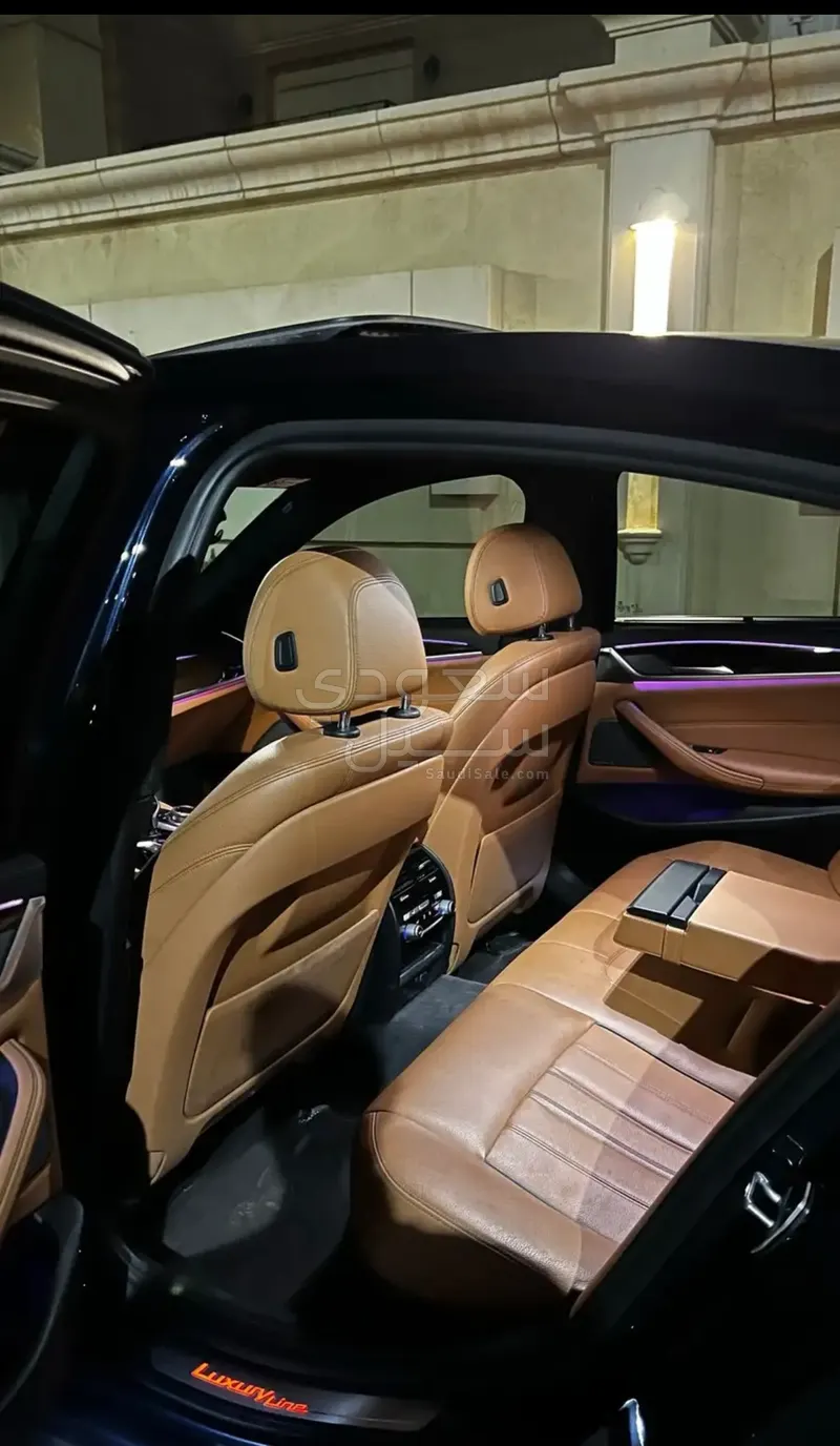 2018 BMW 5 Series 540i