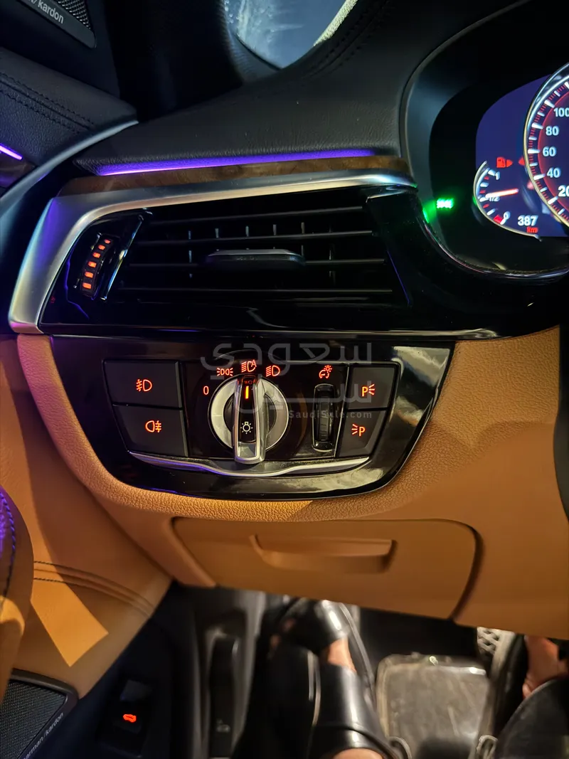 2018 BMW 5 Series 540i