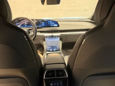 2024 لوسيد اير بيور