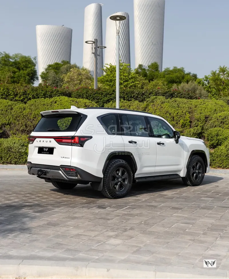 2025 Lexus LX 600