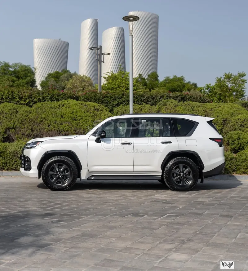 2025 Lexus LX 600