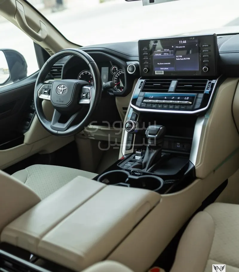 2022 Toyota Land Cruiser GXR