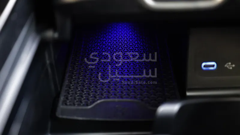 2025 مرسيدس - بنز سي إل إي 200