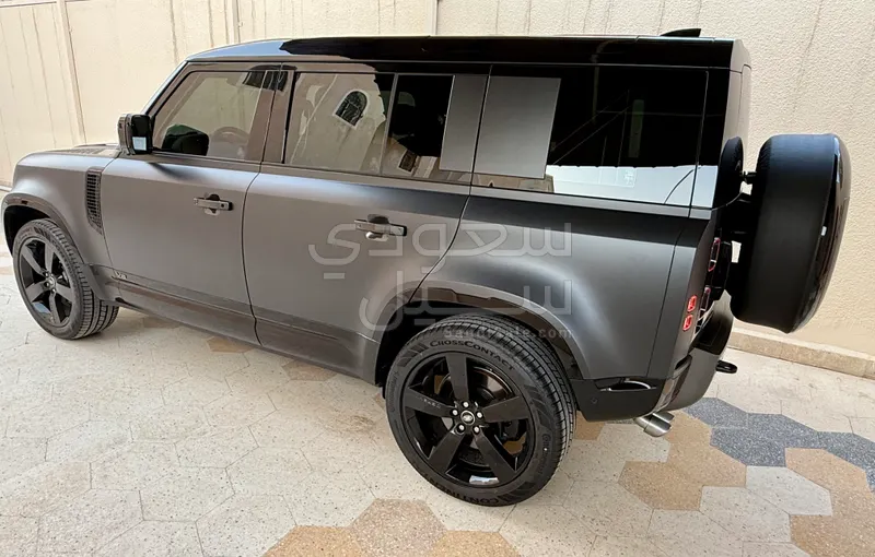 2025 Land Rover Defender carpathian edition
