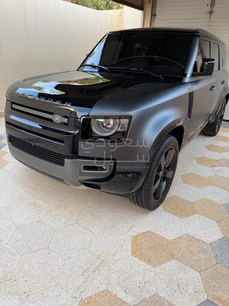 2025 Land Rover Defender carpathian edition