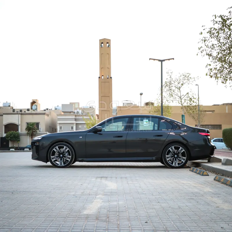 2024 BMW 7 Series 740i