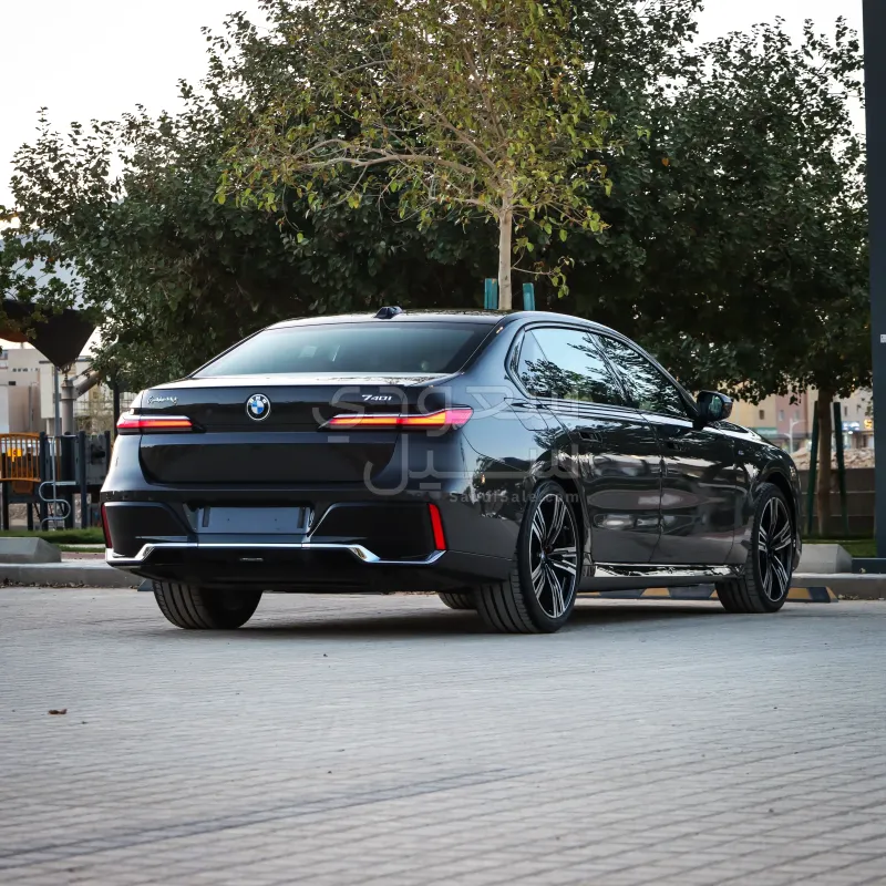 2024 BMW 7 Series 740i