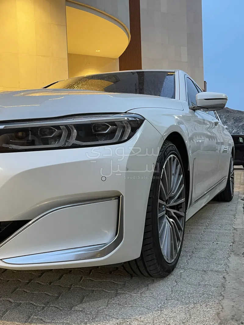 2020 بي ام دبليو الفئة السابعة 730 إل أي