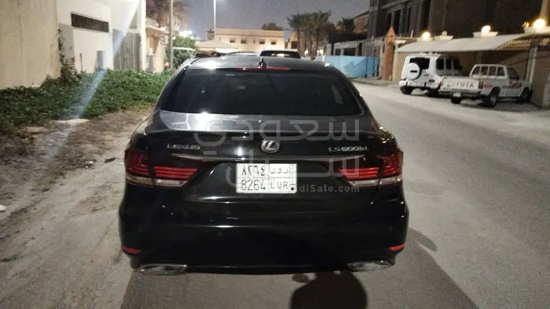 2015 لكزس إل إس 600إتش إل
