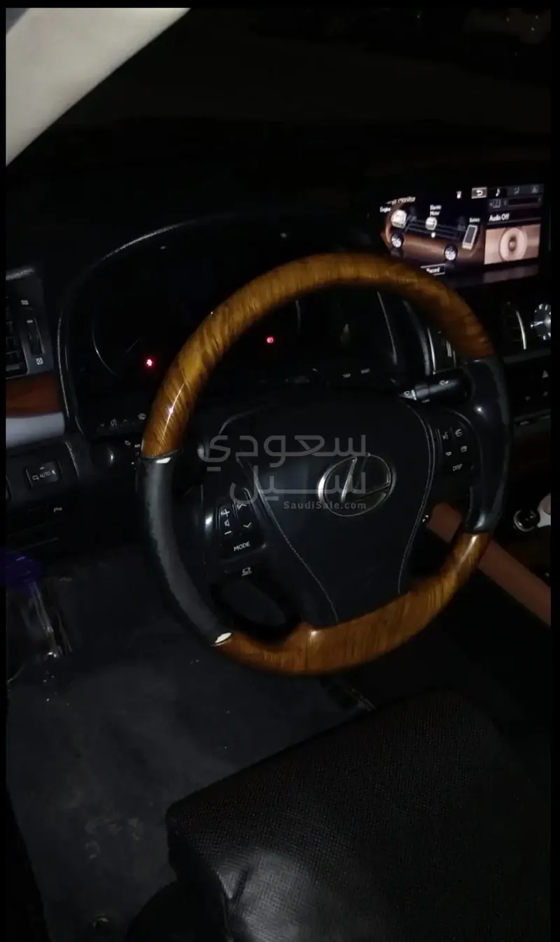 2015 لكزس إل إس 600إتش إل